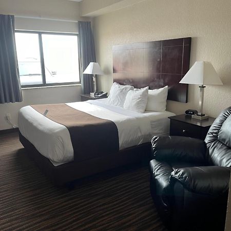 Cobblestone Inn & Suites - Denison | Oak Ridge Экстерьер фото