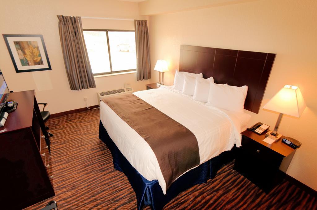 Cobblestone Inn & Suites - Denison | Oak Ridge Номер фото