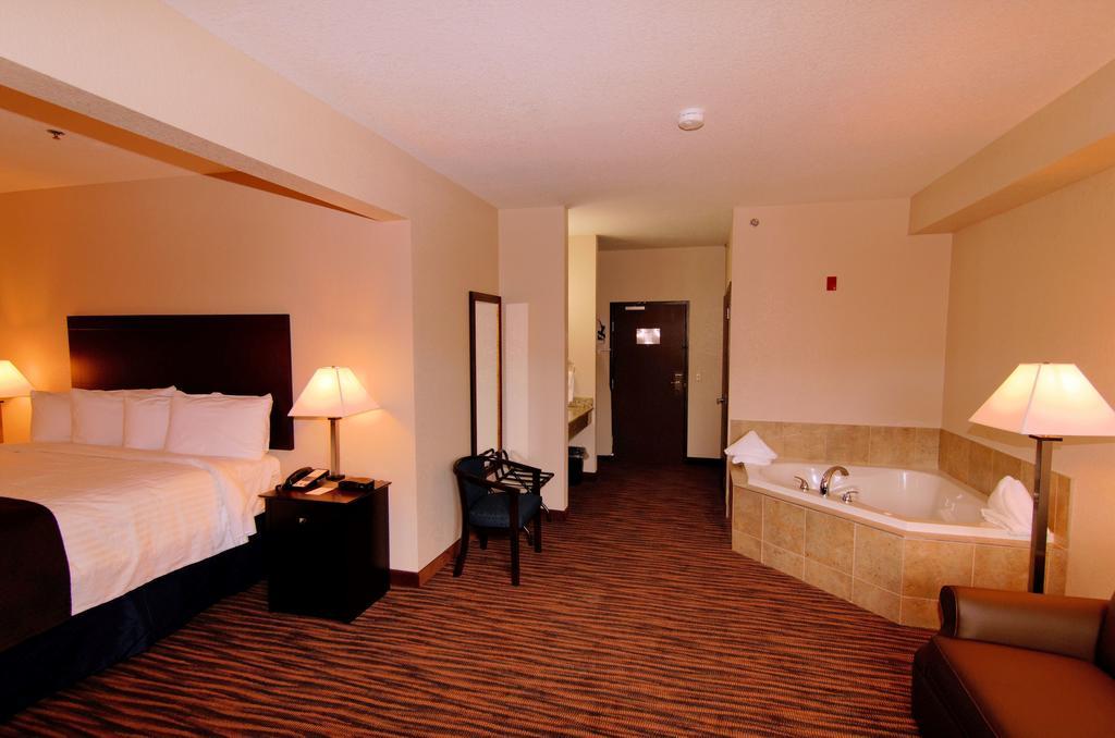 Cobblestone Inn & Suites - Denison | Oak Ridge Экстерьер фото