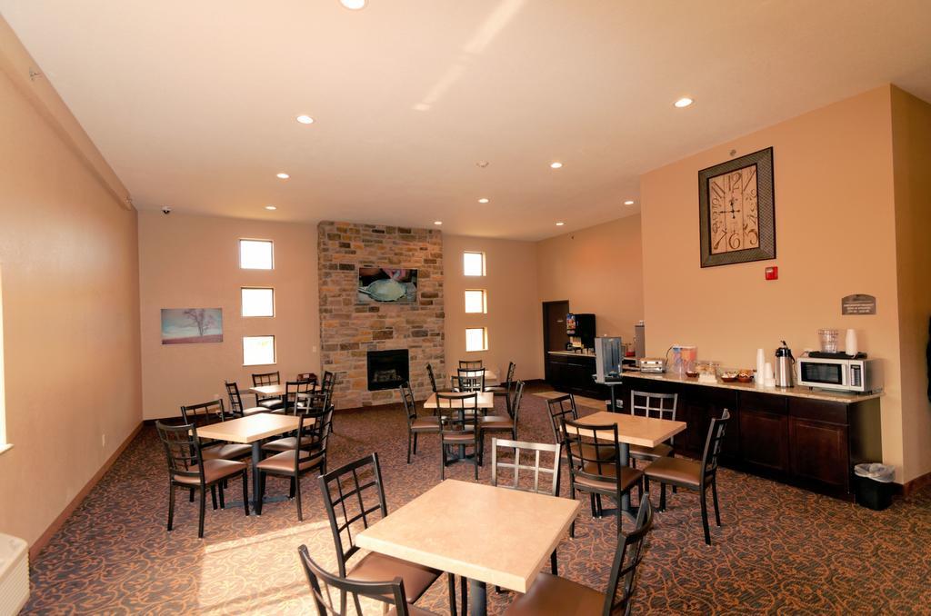 Cobblestone Inn & Suites - Denison | Oak Ridge Экстерьер фото