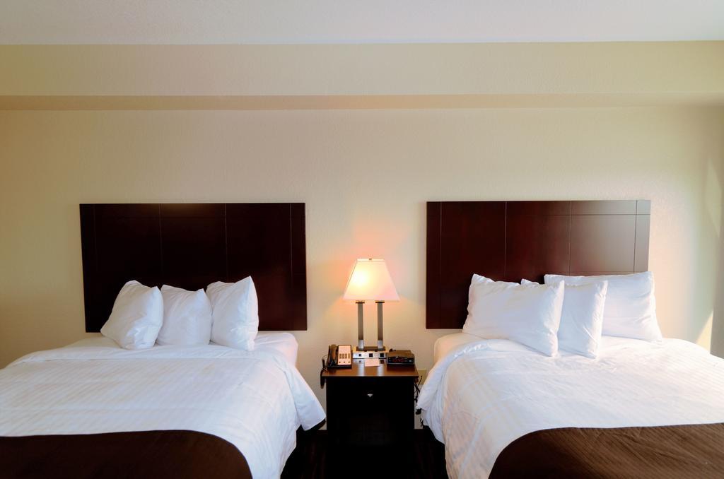 Cobblestone Inn & Suites - Denison | Oak Ridge Номер фото