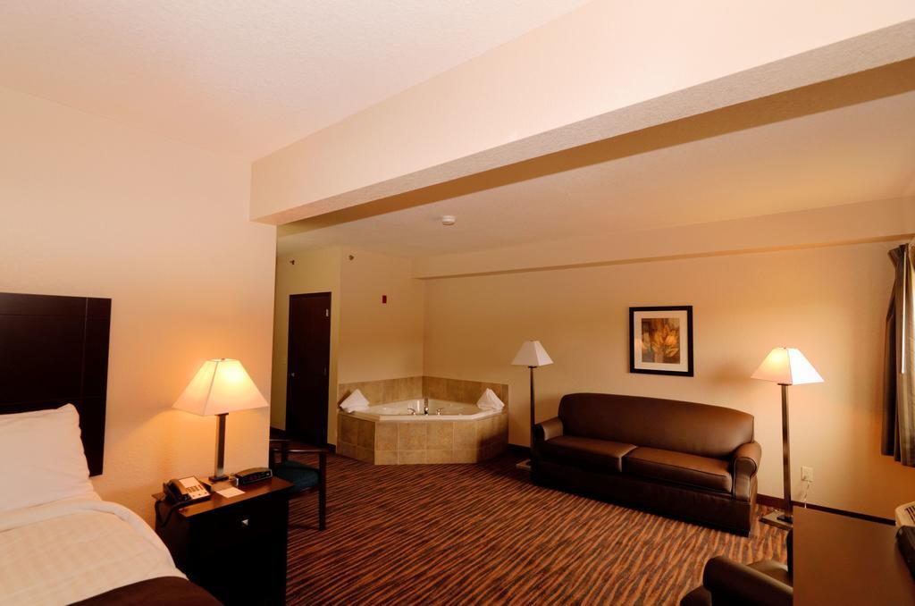 Cobblestone Inn & Suites - Denison | Oak Ridge Экстерьер фото