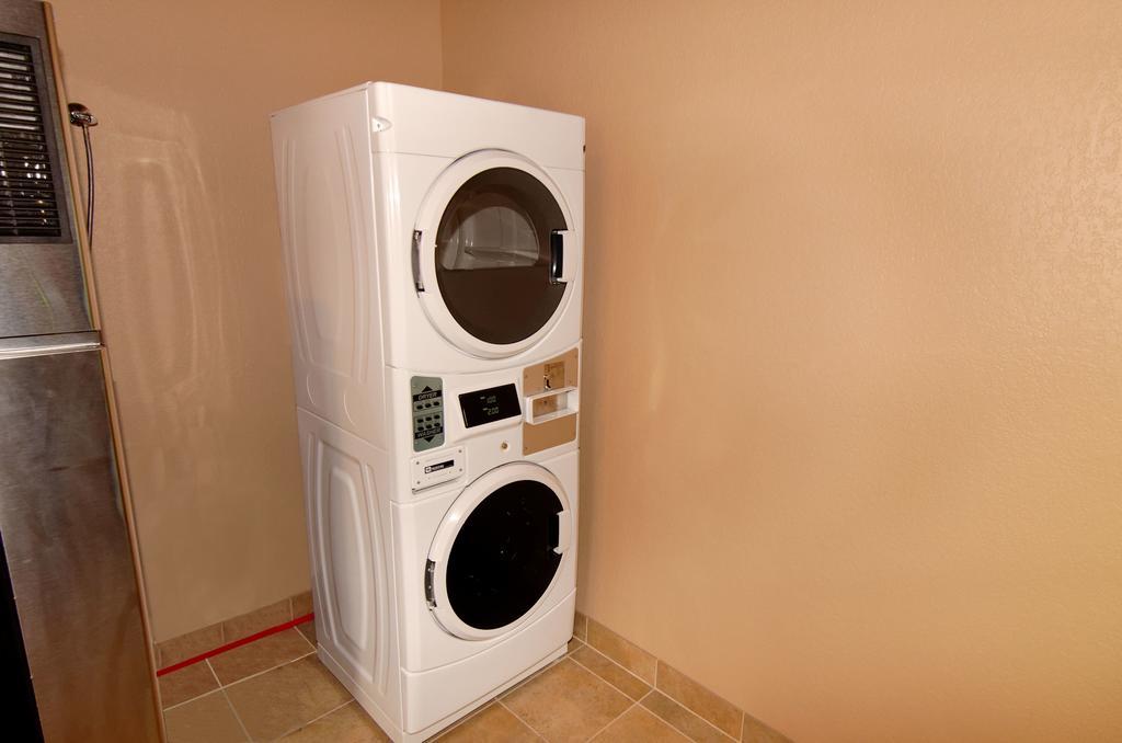Cobblestone Inn & Suites - Denison | Oak Ridge Экстерьер фото