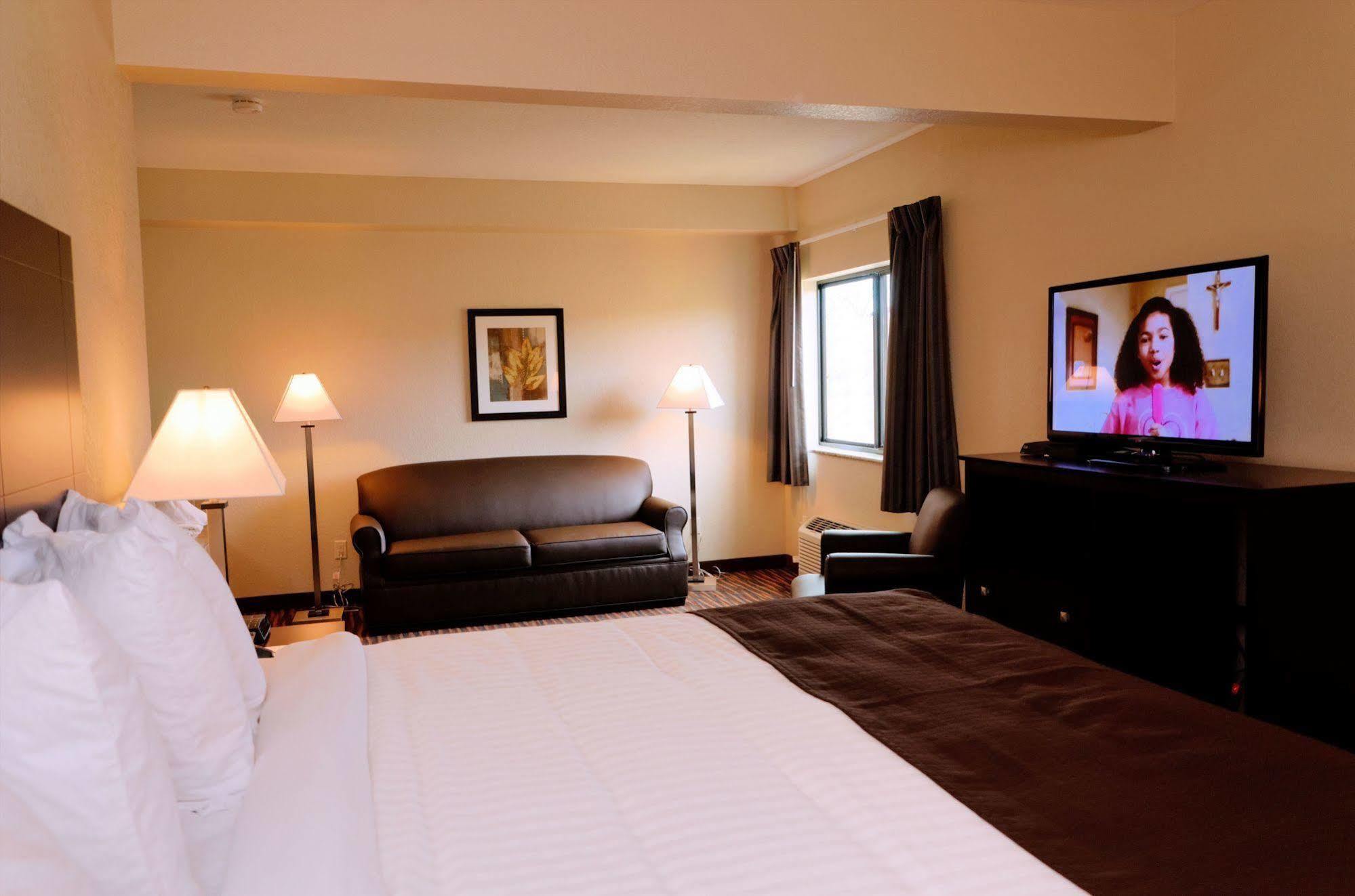 Cobblestone Inn & Suites - Denison | Oak Ridge Экстерьер фото
