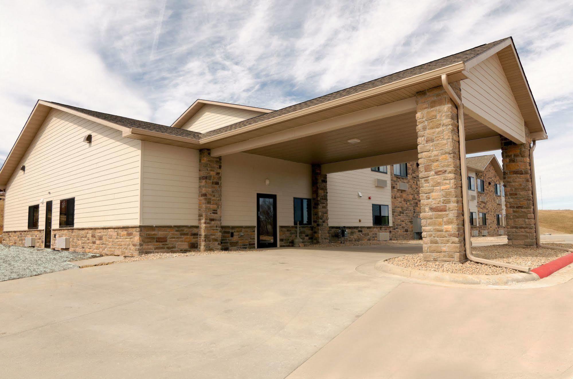 Cobblestone Inn & Suites - Denison | Oak Ridge Экстерьер фото