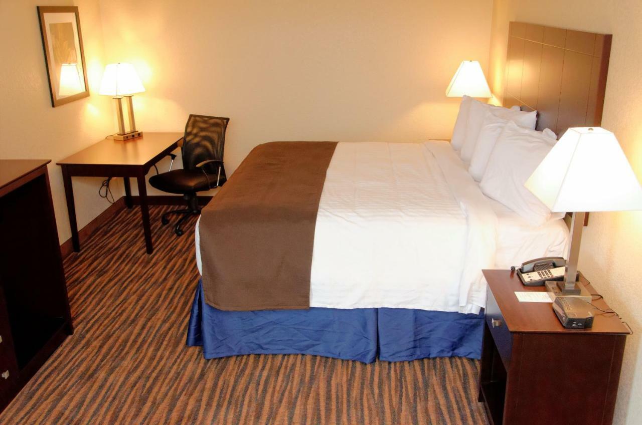 Cobblestone Inn & Suites - Denison | Oak Ridge Экстерьер фото